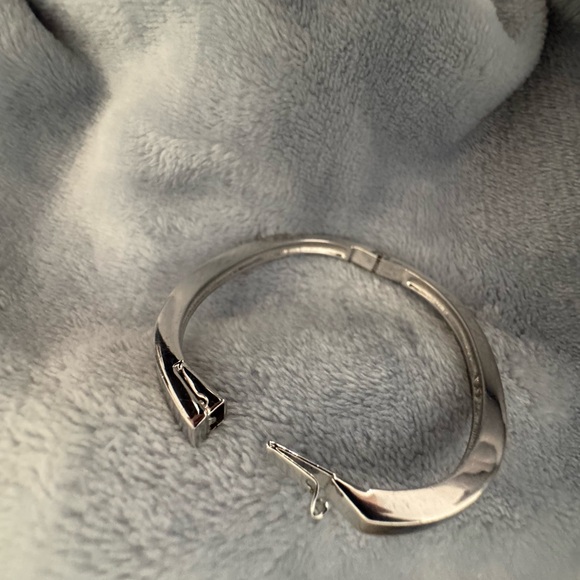 Brand Labeled Swarovski Elegant Silver Crystal Bangle Bracelet - Picture 3 of 3
